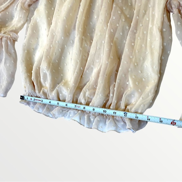 Puffy Loose Ruffle Blouse beige/cream - Picture 9 of 16